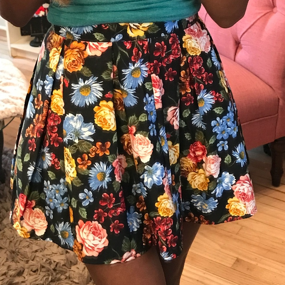 Floral skirt size extra small forever 21